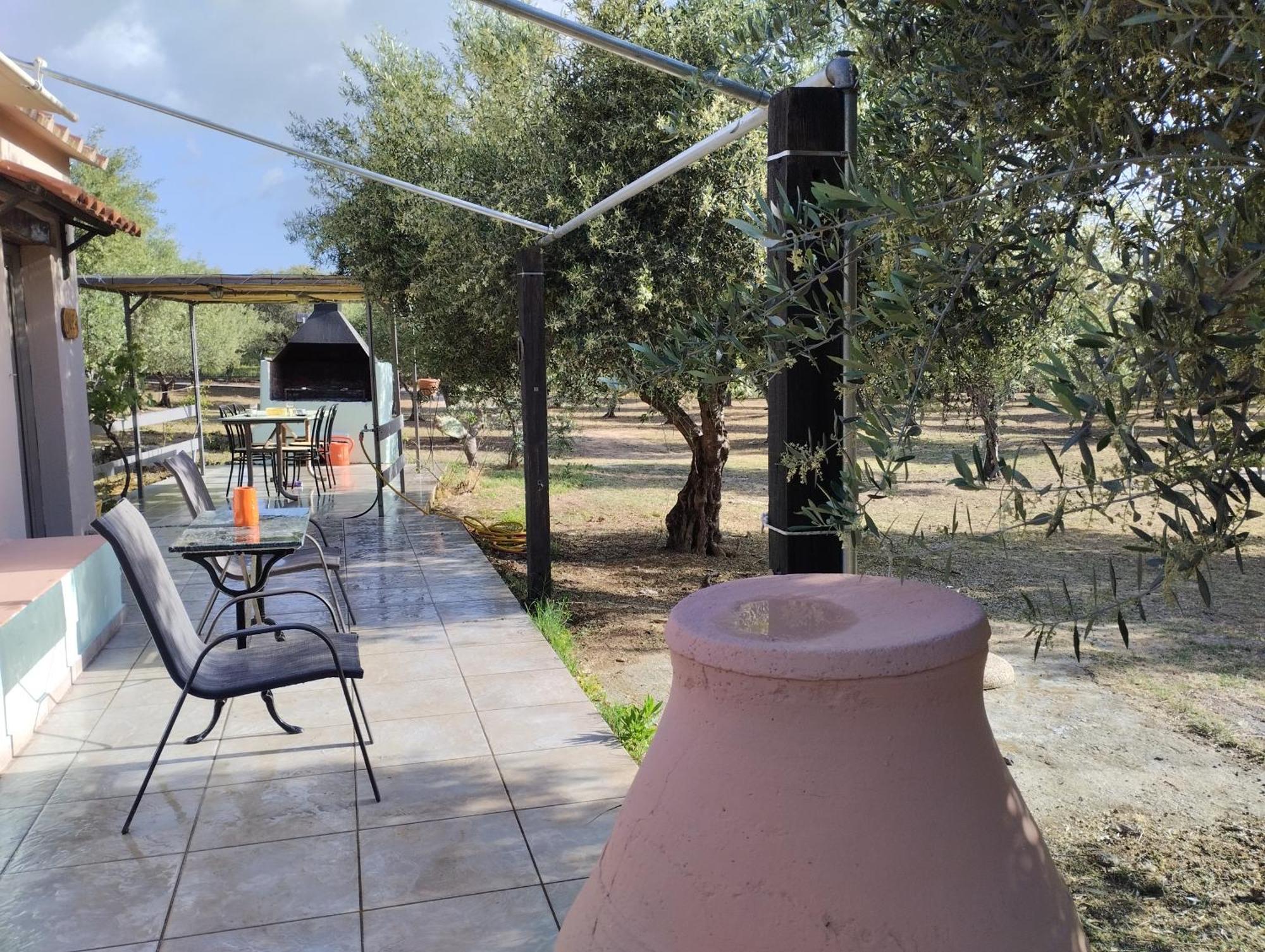 Olea Cottage Galatas  ภายนอก รูปภาพ