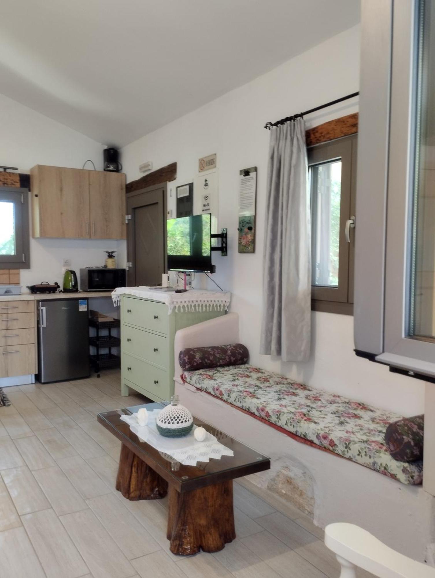 Olea Cottage Galatas  ภายนอก รูปภาพ