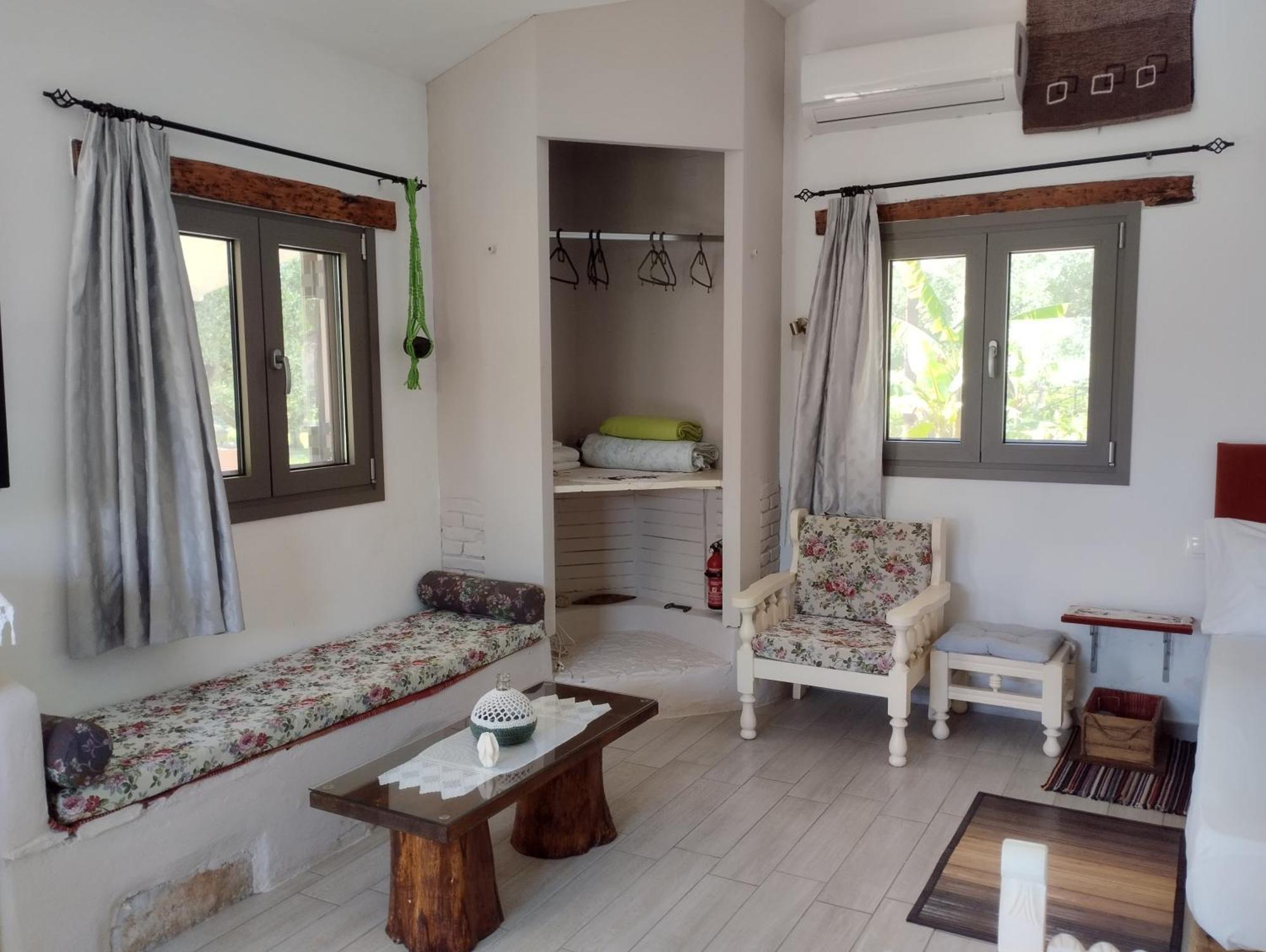 Olea Cottage Galatas  ภายนอก รูปภาพ
